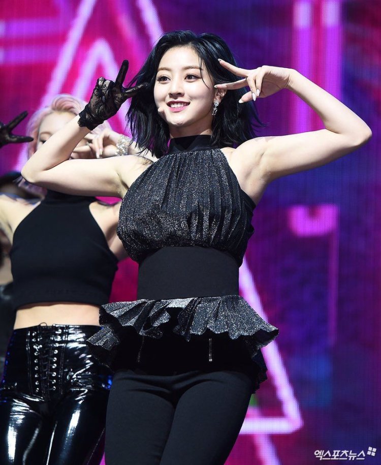 Twice Jihyo body