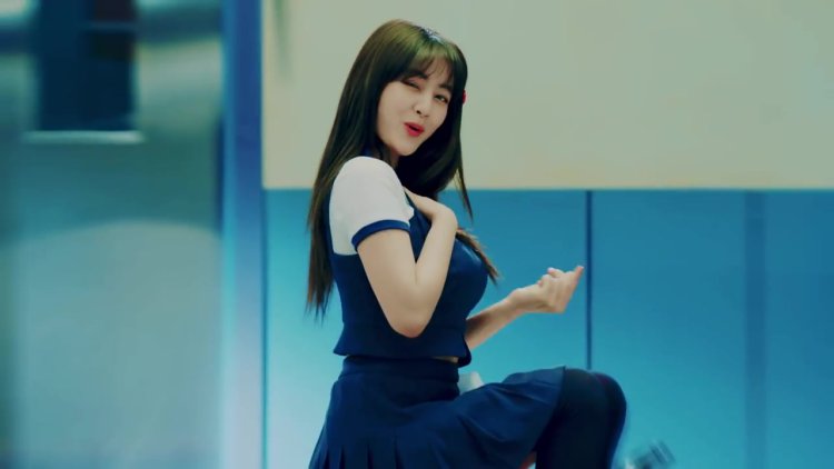 Group twice in swimsuits