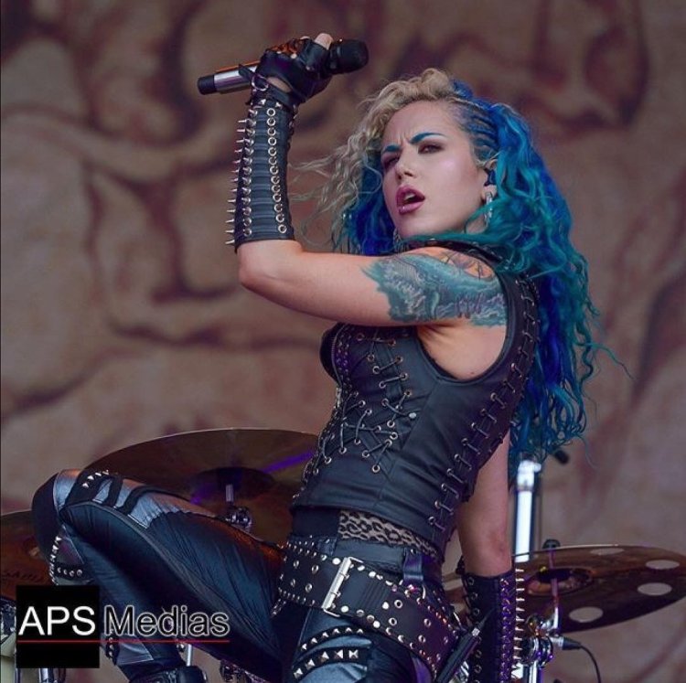 Alissa White Gluz 2022