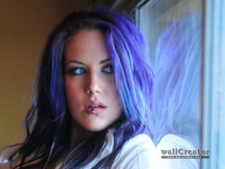 Alyssa White eye the Agonist