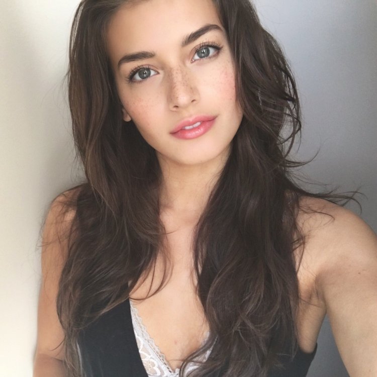 Jessica Clements selfie