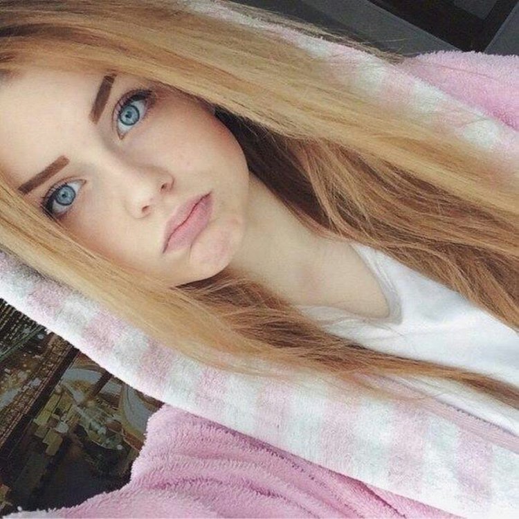 Sweet girl 17 years old