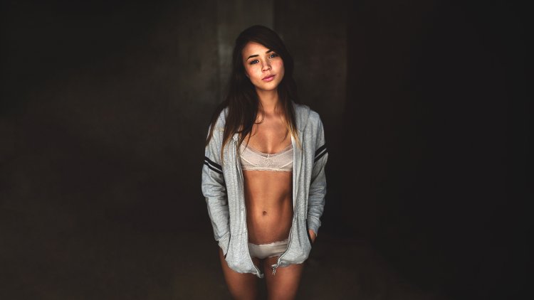 Michelle Lit model hot