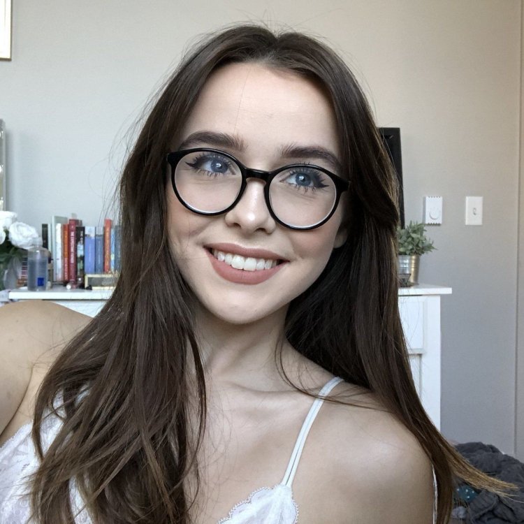 Beautiful nerd girl