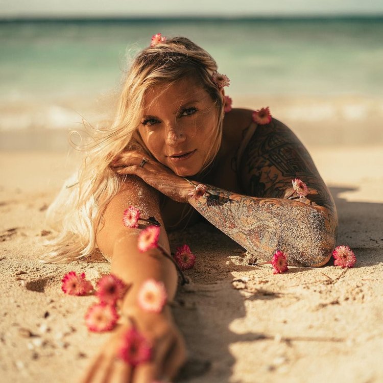 Unusual photo shoots on the beach