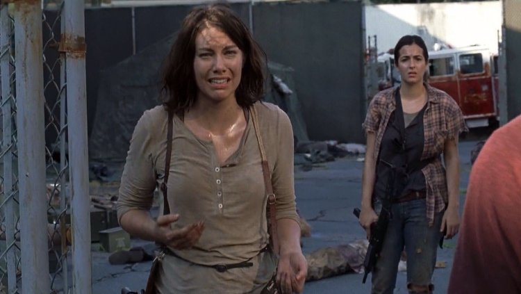 Tracey Dinwiddie Walking