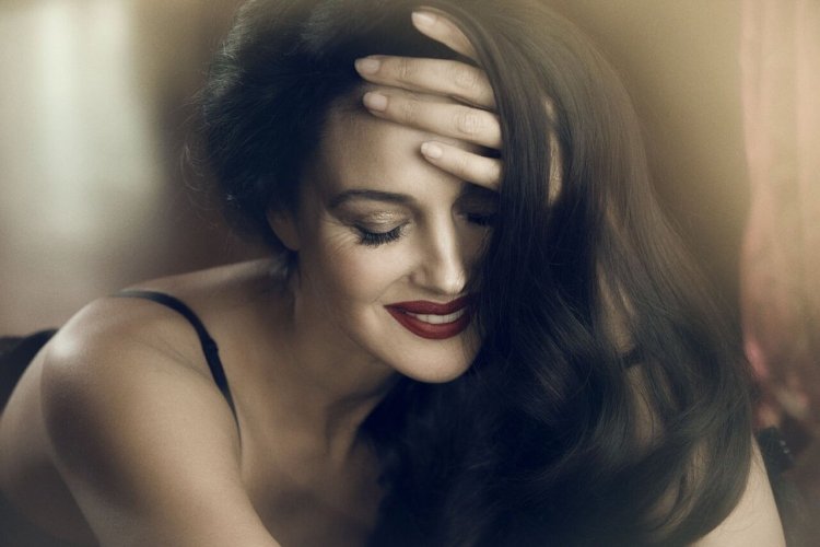 Monica Bellucci smiling