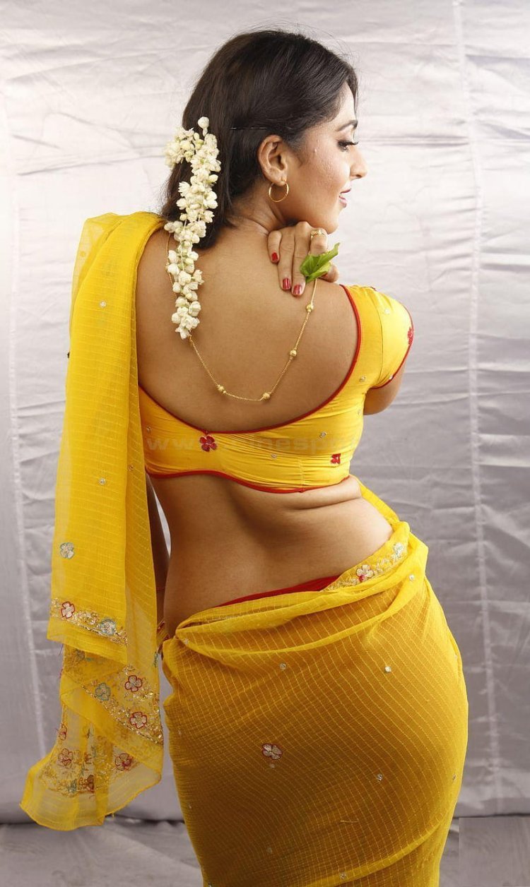 Anushka Shetty hot navel
