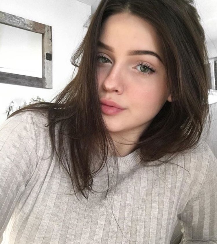 Selfie in the mirror in black