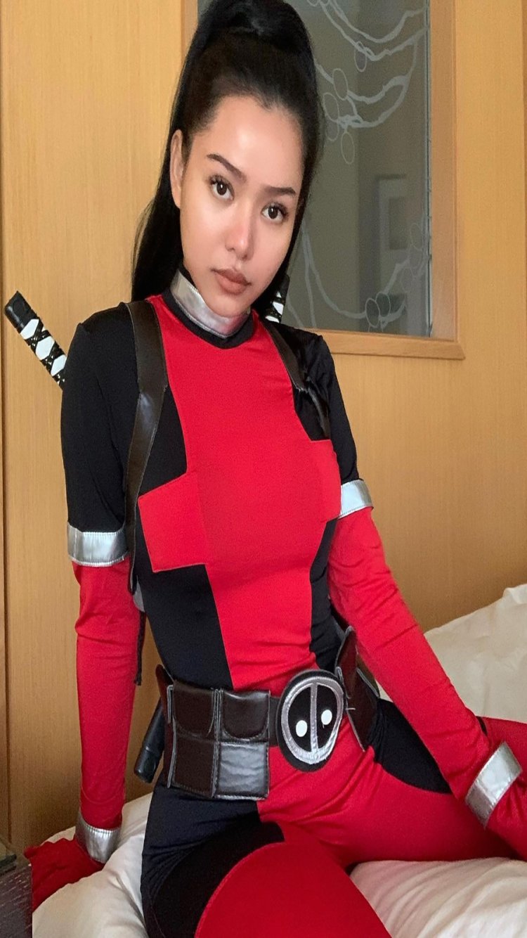 Bella Poarch face in profile