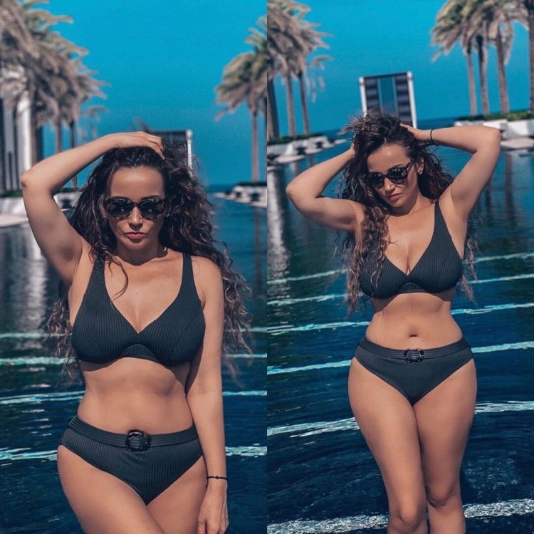 Anfisa Chekhova in a swimsuit 2014