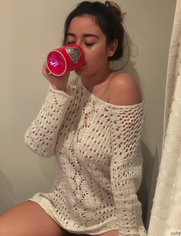 Stunning busty amateur during self isolation