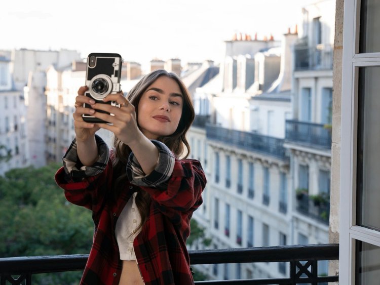 Lily Collins Emily in Paris