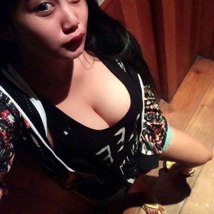 Pamela Safitri Bikini