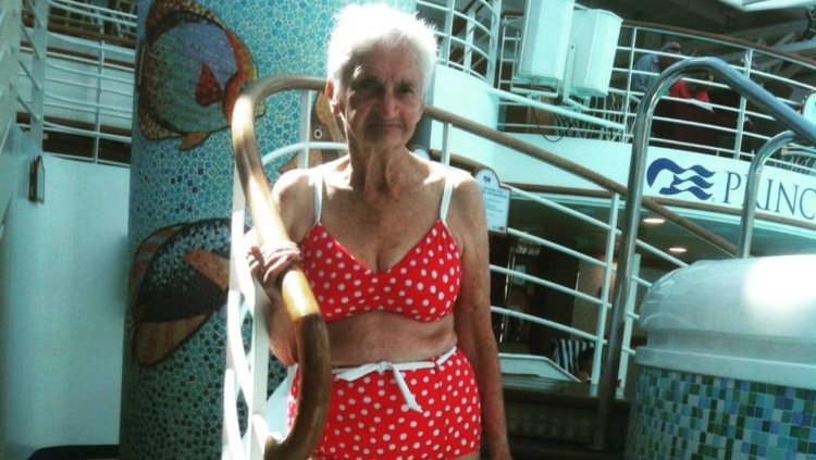 Mature grannies in swimsuits