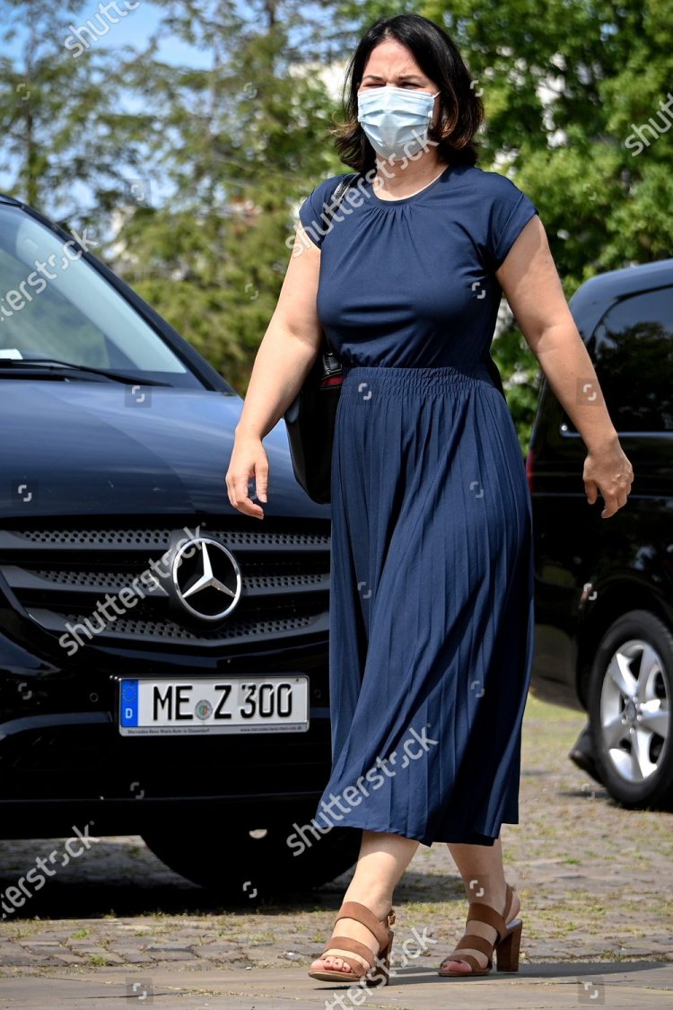 Annalena Baerbock feet