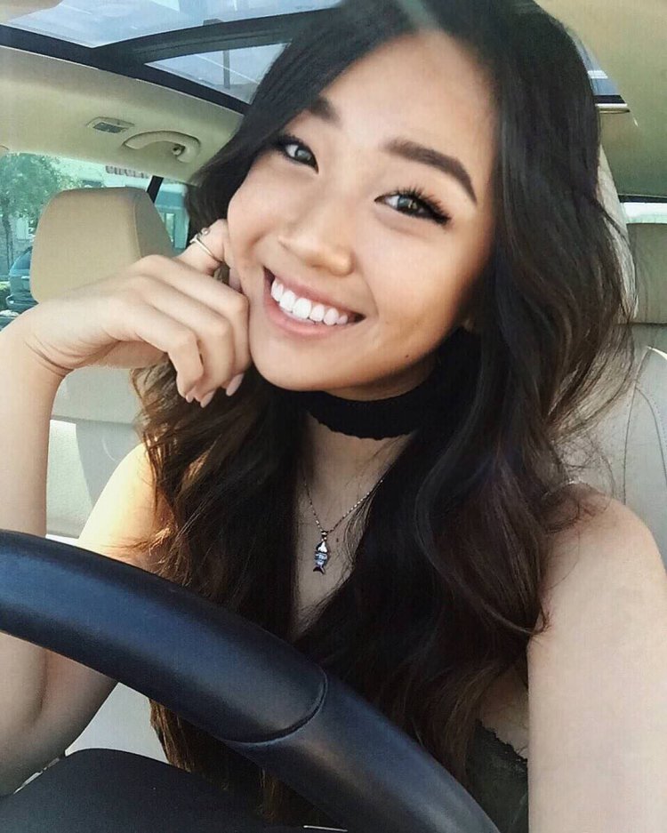 Indonesia girls selfie