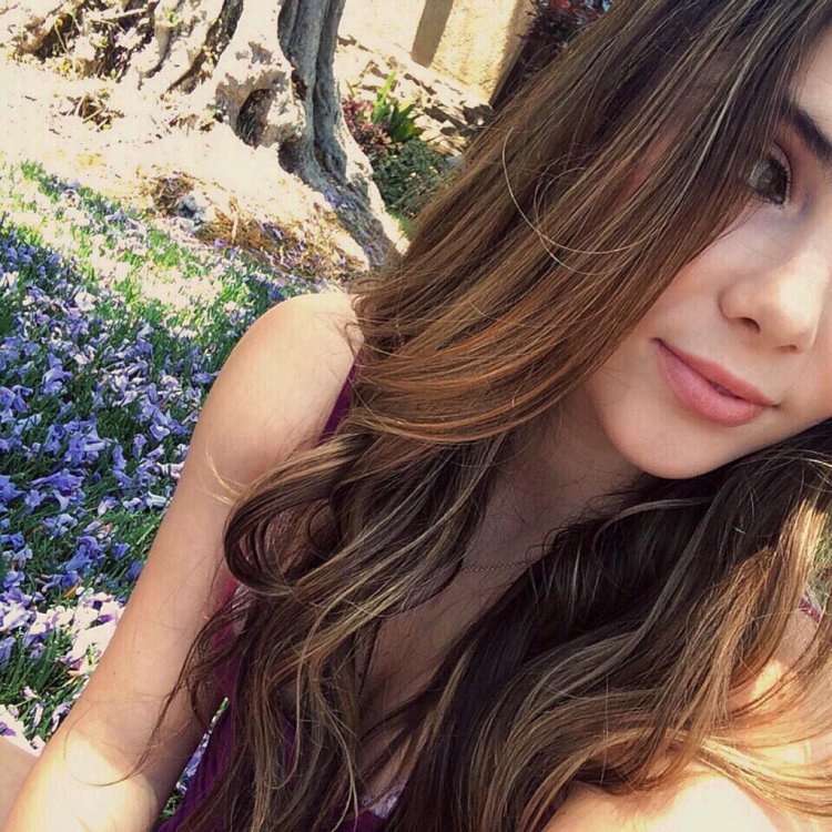 Ayla beautiful selfie