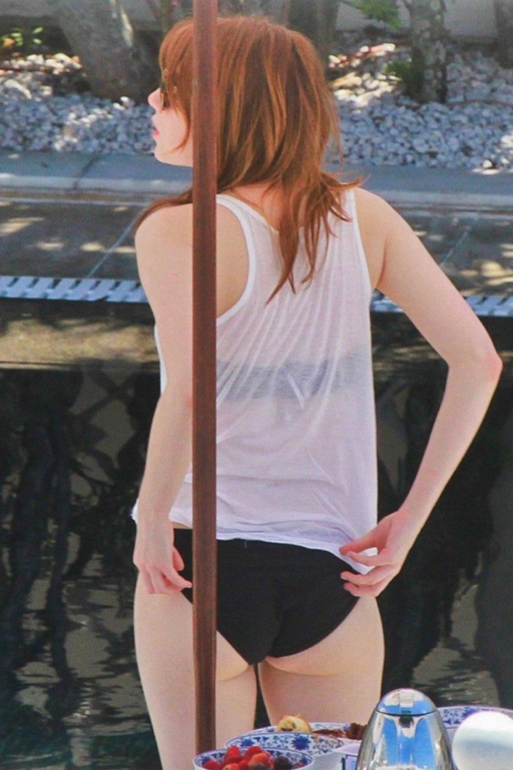 Emma Stone booty