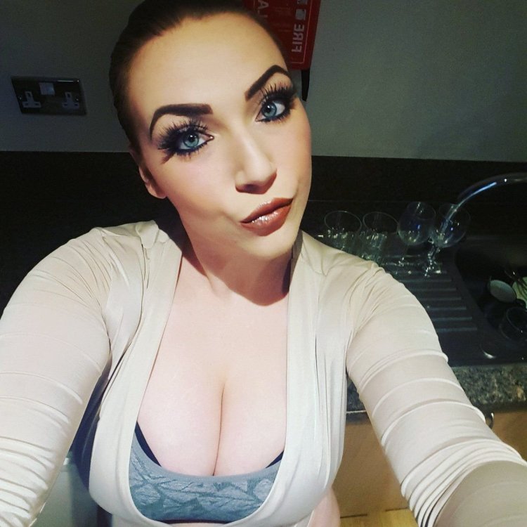 Harmony Reigns selfie