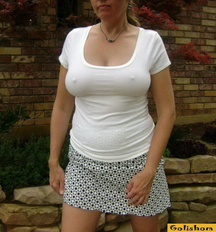 Adult women without a bra