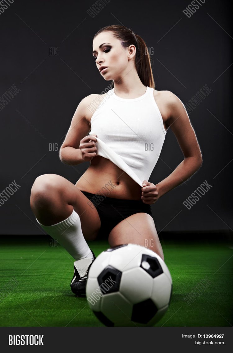 Photo shoot black and white women's football team