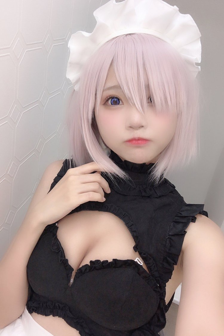 Anime girl blonde with blue eyes