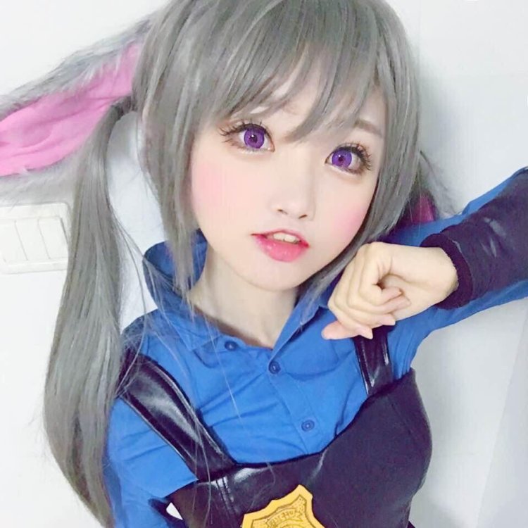 Cosplay Miku Vocaloid Magical Mirai 2017