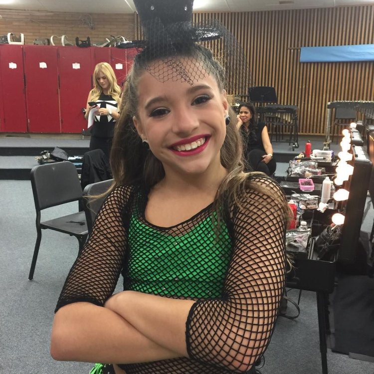 Mackenzie Mosey feet