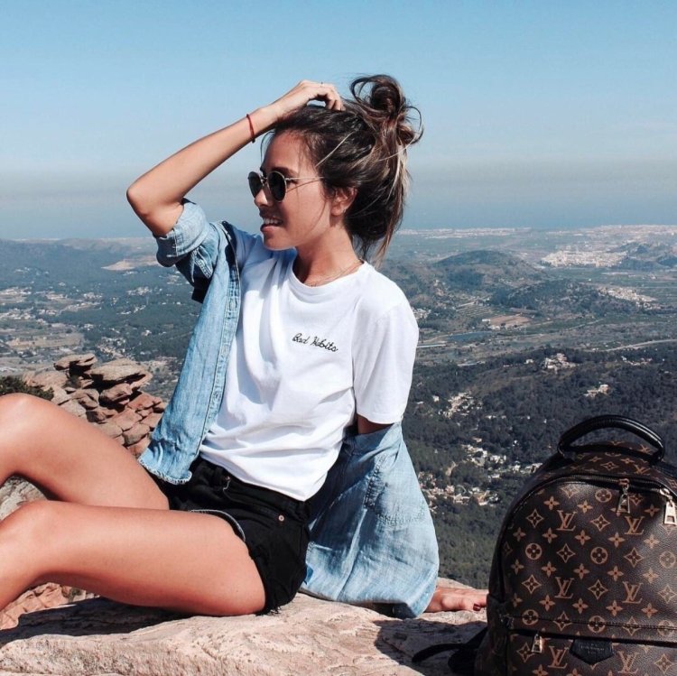 Photo shoot for instagram girls