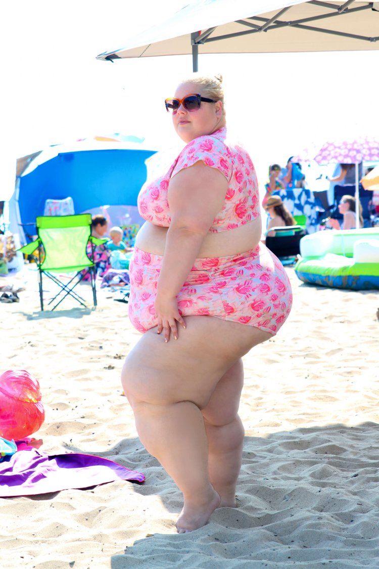 Ssbbw swimsuit open