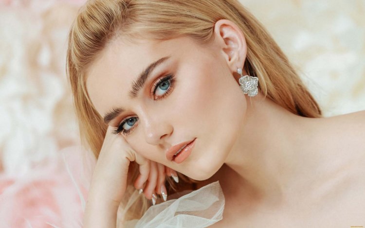 Meg Donnelly blonde