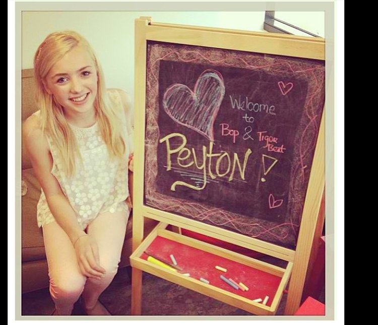 Peyton leaf photo fake