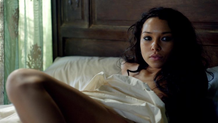 Jessica Parker Kennedy black sails