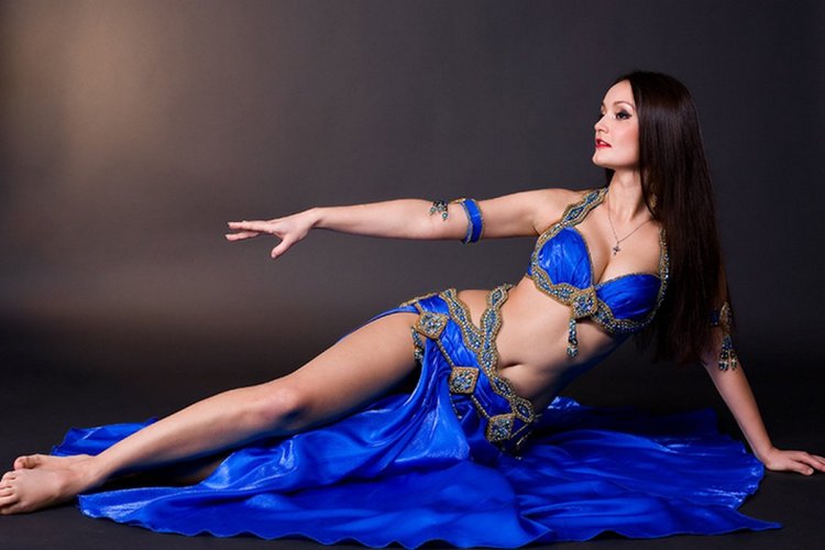Aliya Kurbanova belly dance
