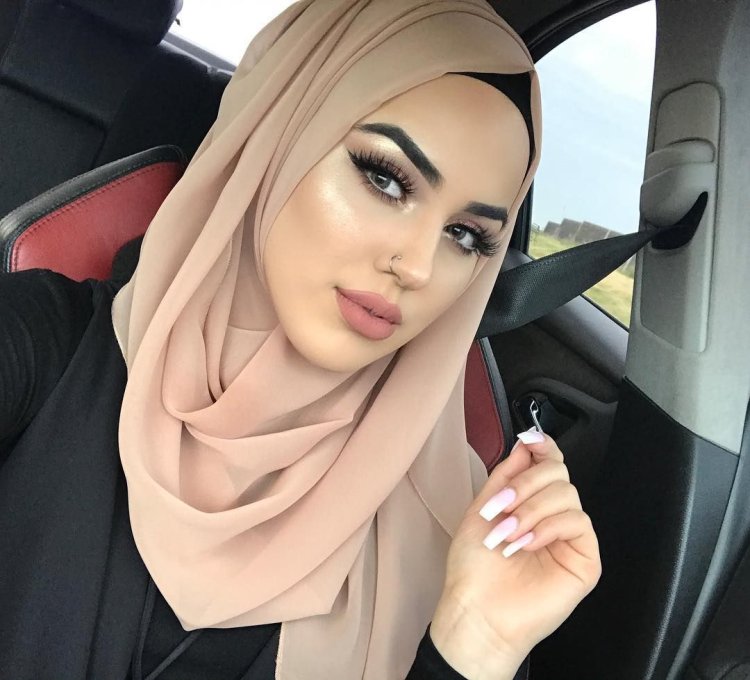 Salma Galaeva in hijab