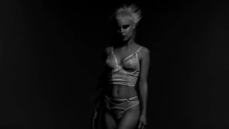 Die antwoord Yolandi