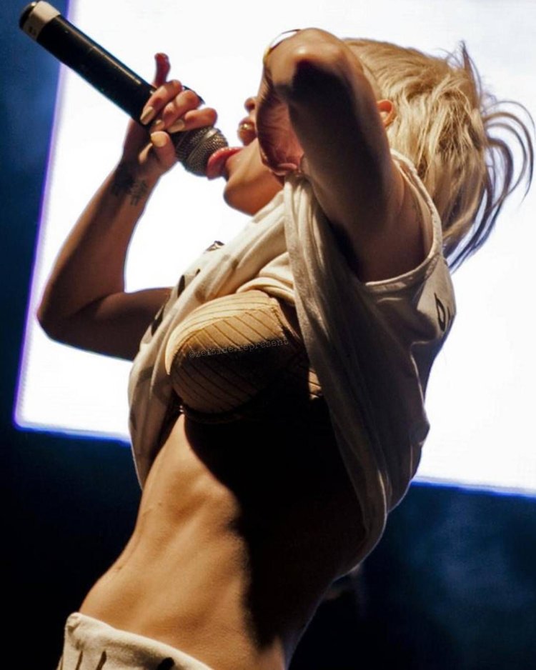 Yolandi Visser hot