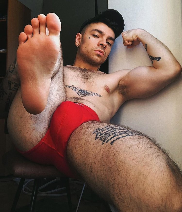 Naked photographer Freddy Krave and his boyfriend