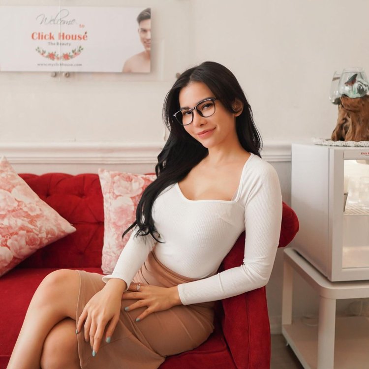 Asian girls ngangkang