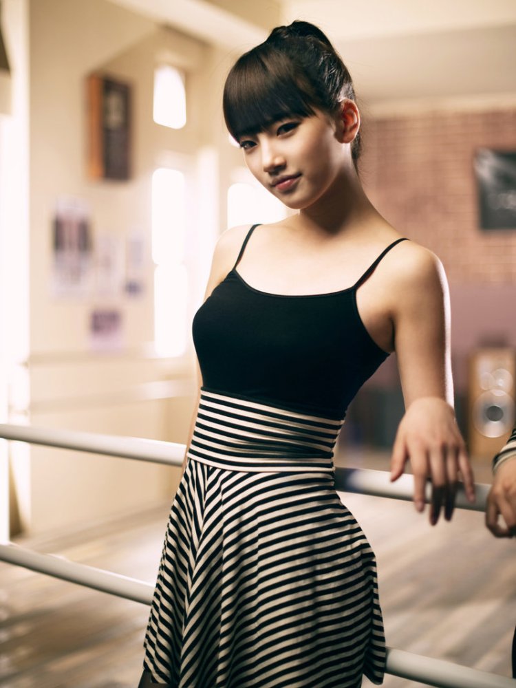 Suzy Miss a in a dress