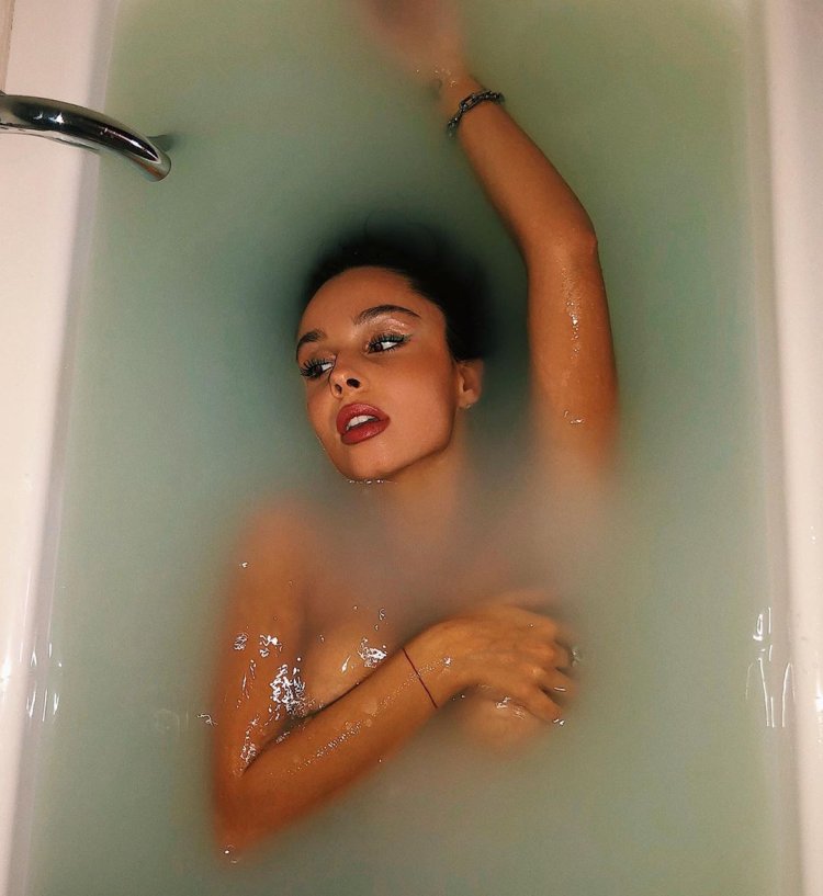 Elizaveta Kornilova plum