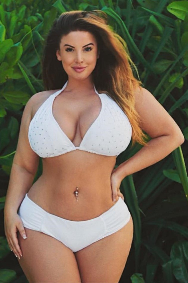 Hunter McGrady model