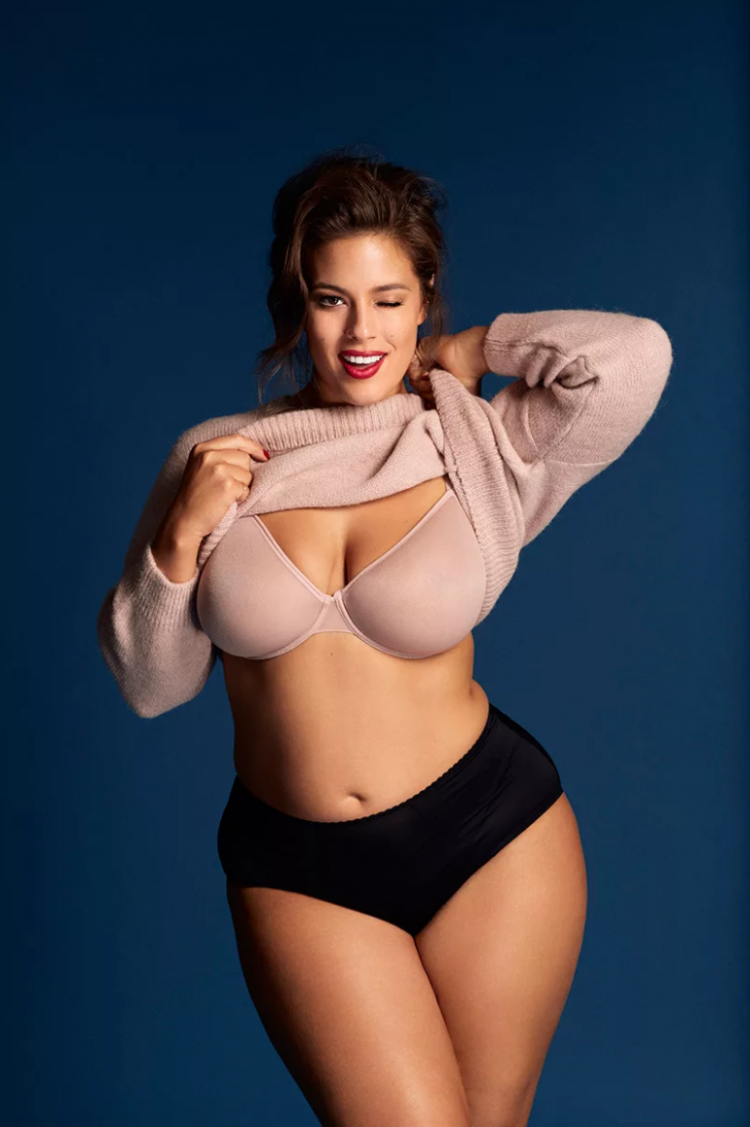 Tara Lynn is a curvaceous fashion model