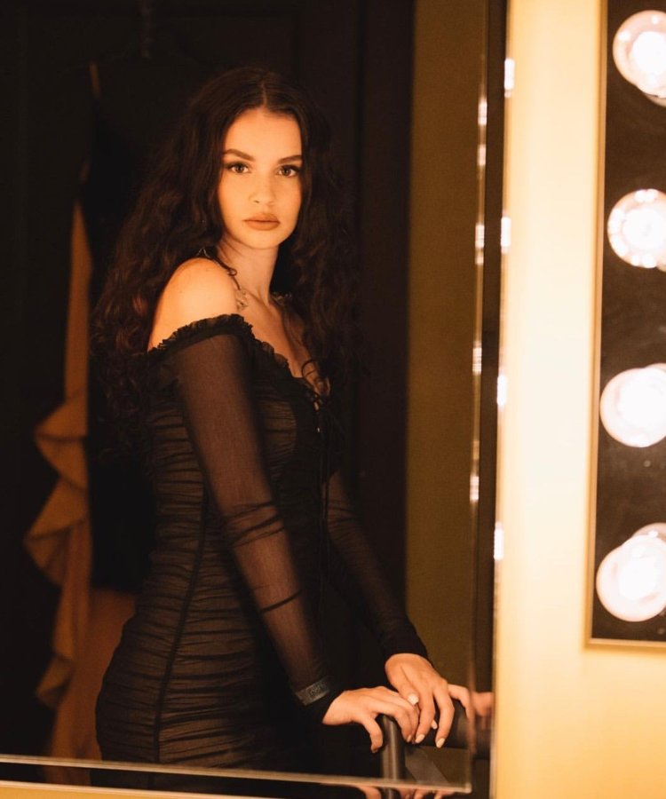 Sabrina Claudio Instagram