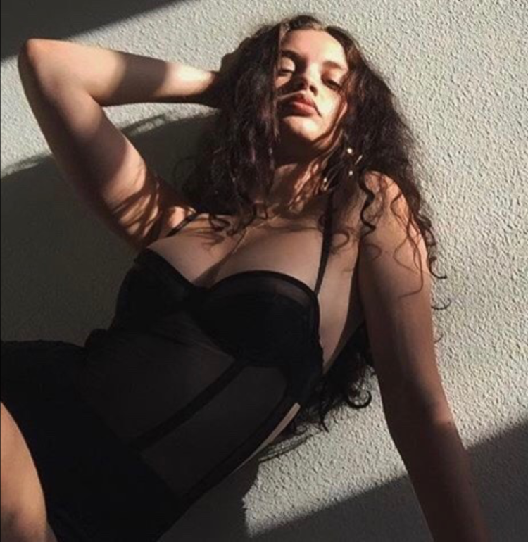 Sabrina Claudio hot