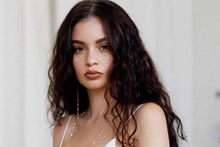 Sabrina Claudio photo