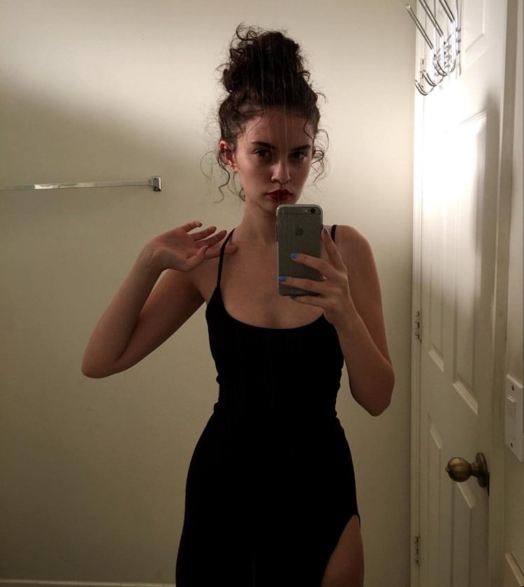 Sabrina Claudio figure