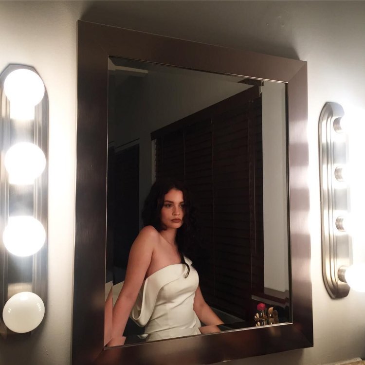 Sabrina Claudio nipples flashing