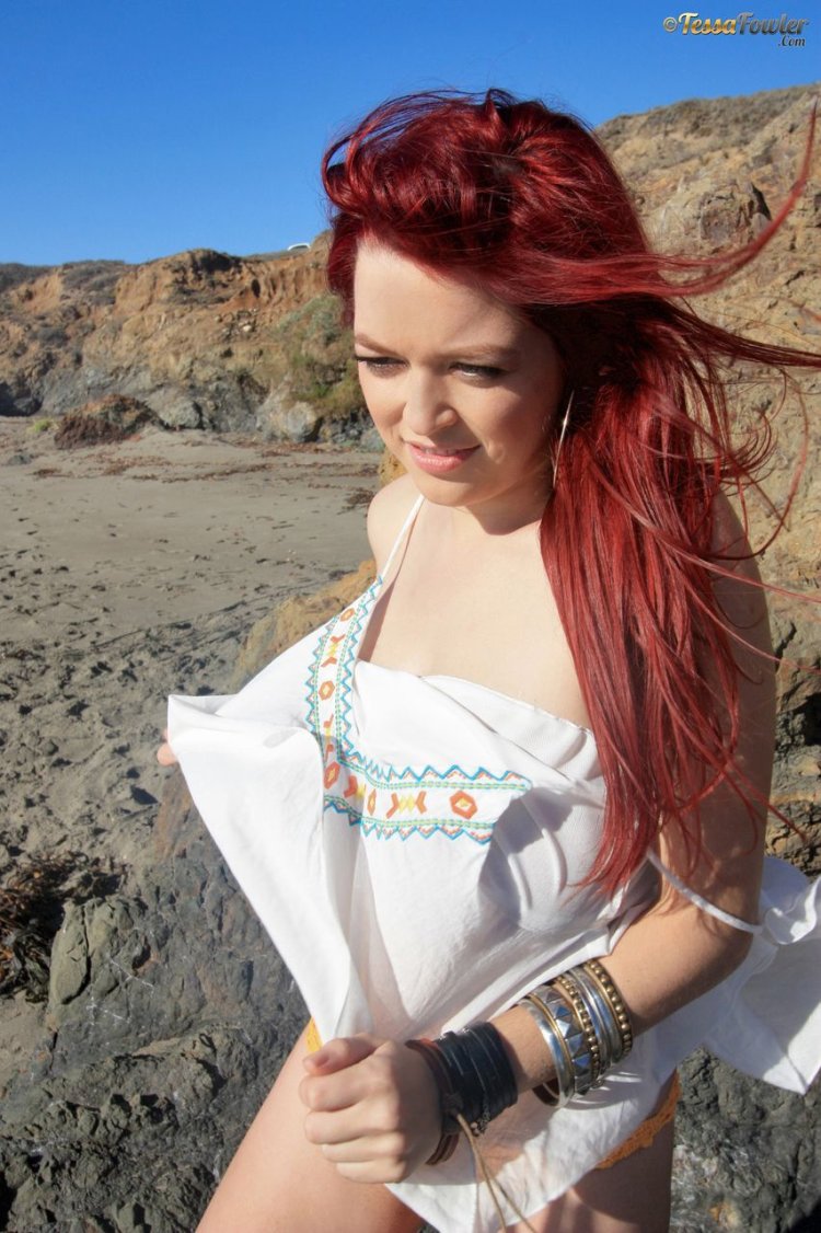 Mathilde Goehler no bra